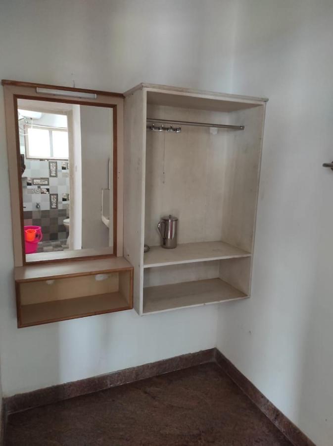 Hôtel Sabari Residency à Vālpārai Extérieur photo