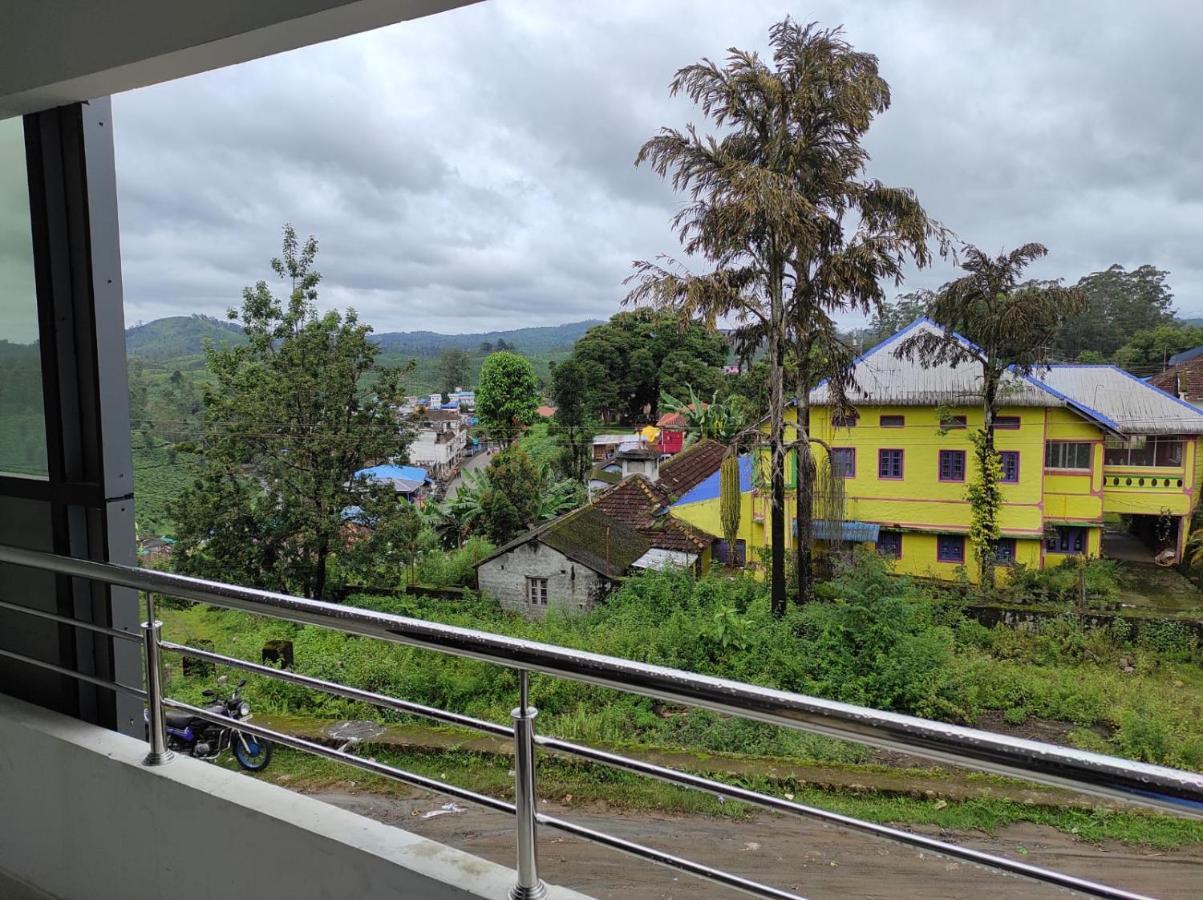 Hôtel Sabari Residency à Vālpārai Extérieur photo