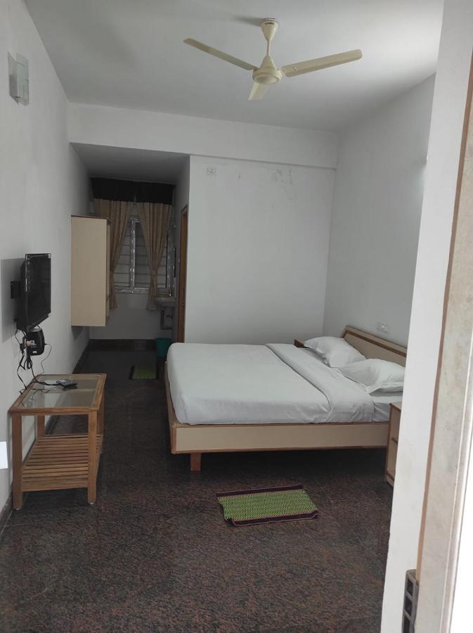Hôtel Sabari Residency à Vālpārai Extérieur photo