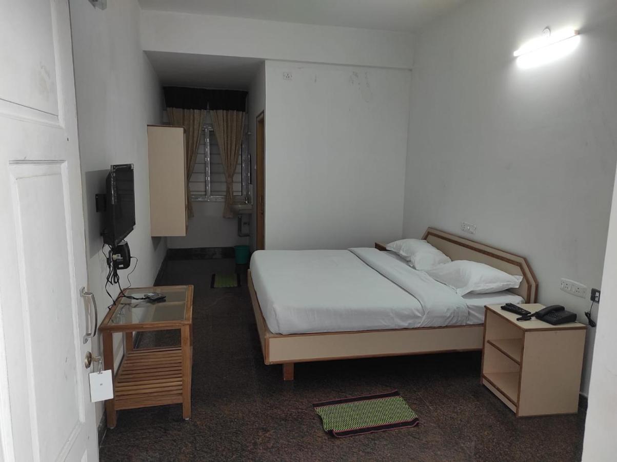 Hôtel Sabari Residency à Vālpārai Extérieur photo